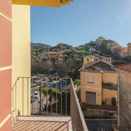 Sunshine Garden Apartment *